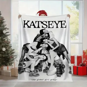 1pc Katseye Group Photo Fleece Blanket - K-Pop Inspired Global Girl Group Design with KATSEYE Lettering, Plush Soft All-Season Bedspread, Machine Washable Gift for Fans ,Kids Adults Throws Travel Blanket Christmas Holiday Birthday Party Gifts