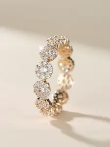 Elegant Flower Ring for Women Gold Color Stackable Band Ring with Synthetic Zirconia, Bridal Engagement Ring Perfect Jewelry Gift for Daily Wear, Artificial Zircon Rings