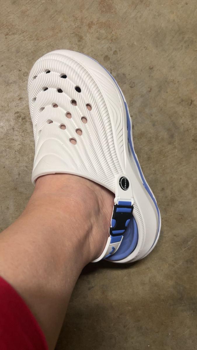 Item: Black, US8 - US8.5 (CN40 - CN41)