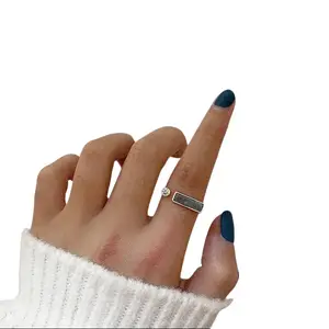 Vintage niche design zircon marble ring