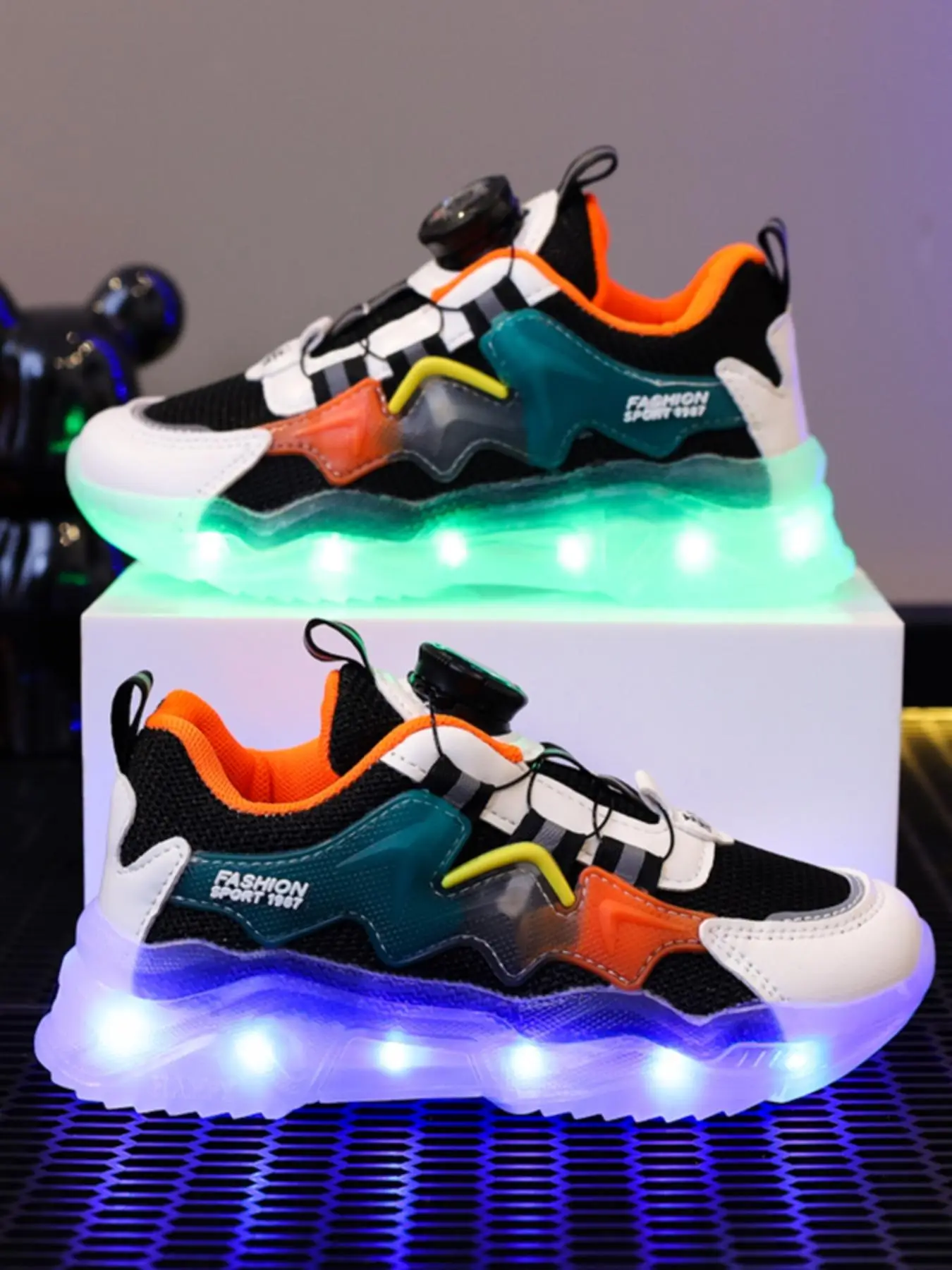 Usb Rechargeable Led Light Up Sneakers, Fashionable Lace Up Low Top Rotate Button Sneakers for Boys & Girls, Casual Breathable Comfortable Sports Runn