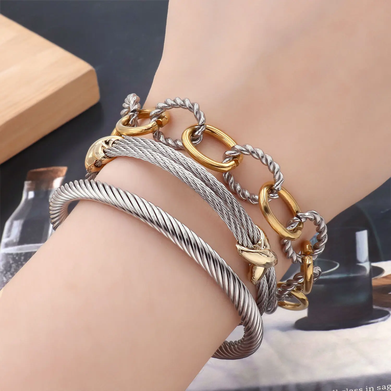 3PCS Elegant Silver & Gold Tone Cable Chain Bracelet Set for Women - Stylish Layered Design with Interlocking Links