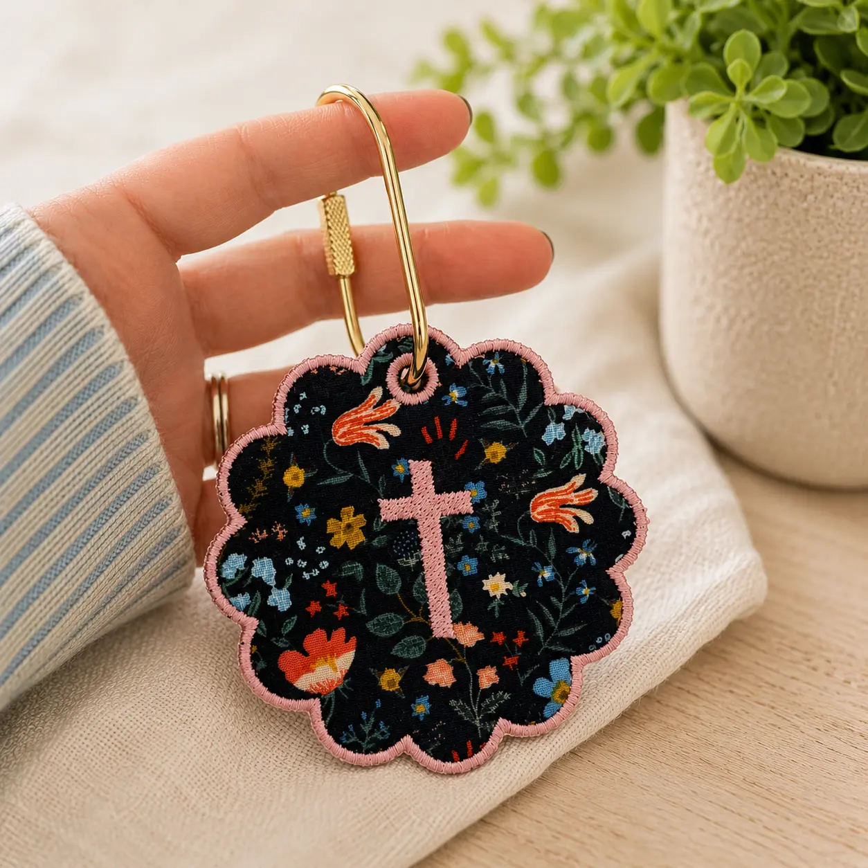 Evening Bloom Cross Bag Tag