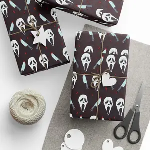 Scream Mask Gift Wrap: Horror Halloween Party Wrapping Paper with Spooky Design for Horror Lovers & Chilling Scream Mask Graphic
