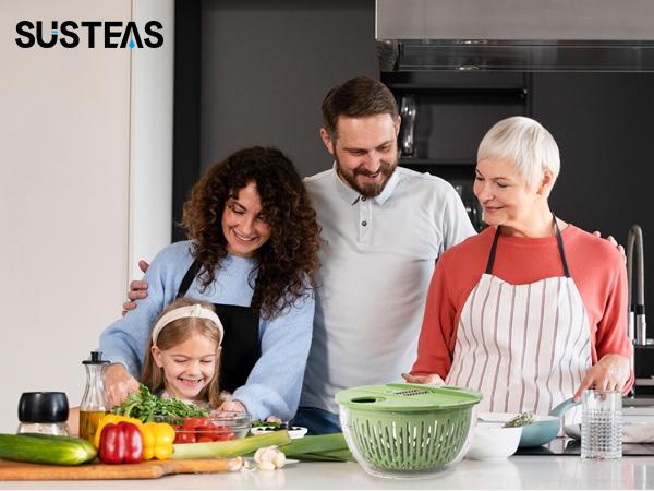 PUKOMC Salad Spinner Large with 5 Blade Slicer and Egg Yolk Strainer for Efficient Salad Preparation and Food Washing, 4.25Qt Fruit Kitchen Utensils Green