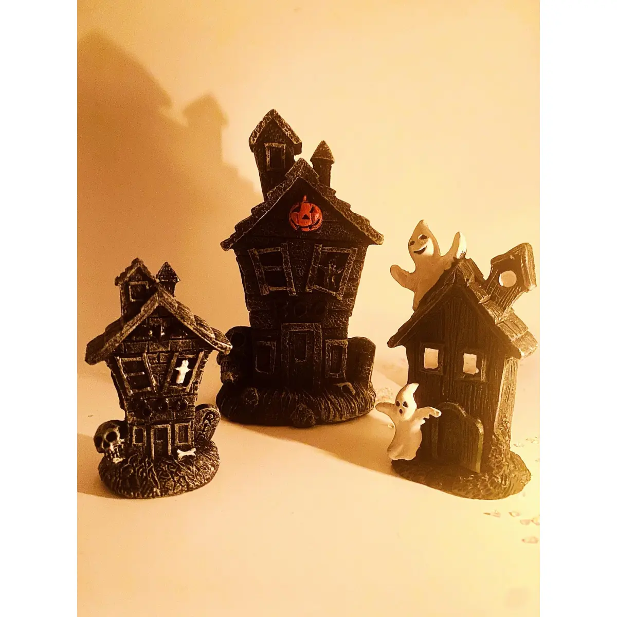 Halloween Haunted House Set - Gothic Ghost Houses Figurines - Spooky Halloween Decor - Haunted Miniature Houses - Creepy Tabletop Display