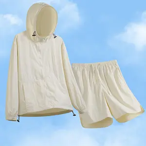 Unisex hooded lightweight sun protection set, stylish casual minimalist solid color design, lightweight and breathable, loose fit, suitable for daily commuting and outdoor travel, available in multiple colors.