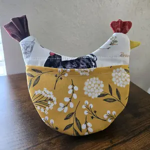 Yellow floral vintage chicken potholder