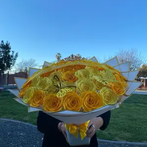 Flores Amarillas Decorativas con Diseño Único y Motivo Circular para Hogar o Regalo