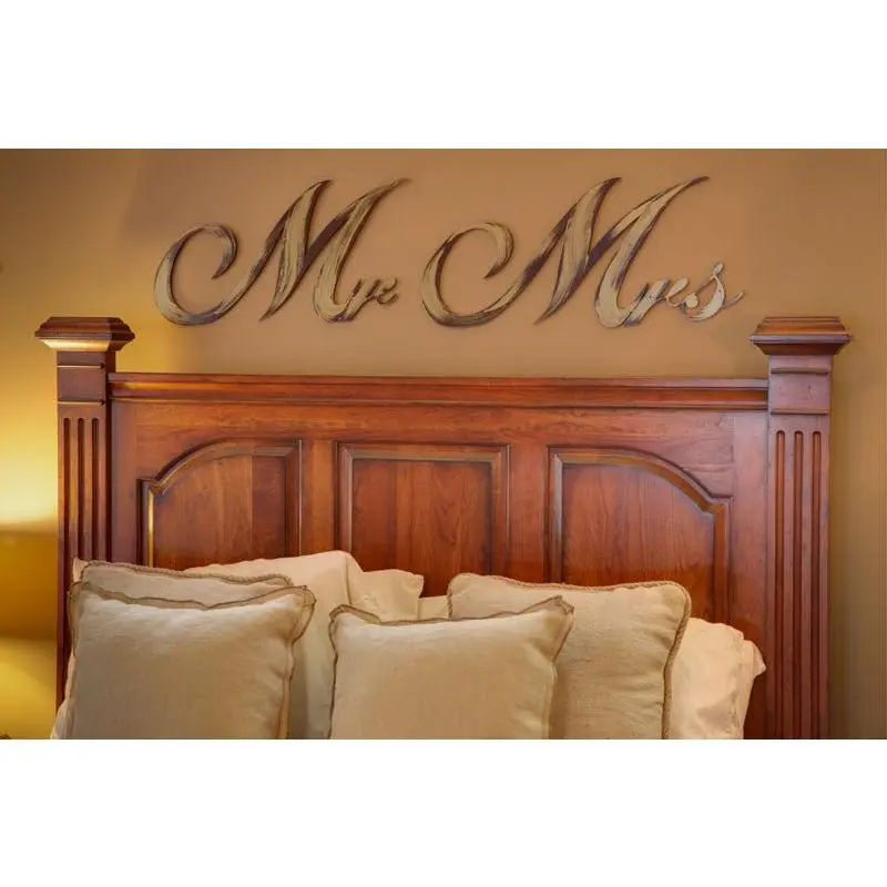 3D Design Metal Mr & Mrs Plaque - 3D Hand-Painted, Customizable Double-Sided Script Font, 9"h x 45"w x.25d, Bronze/Gunmetal, Hangable Bedroom Decor, Couple Gift Sign, Home Supply, Indoor Home Decoration