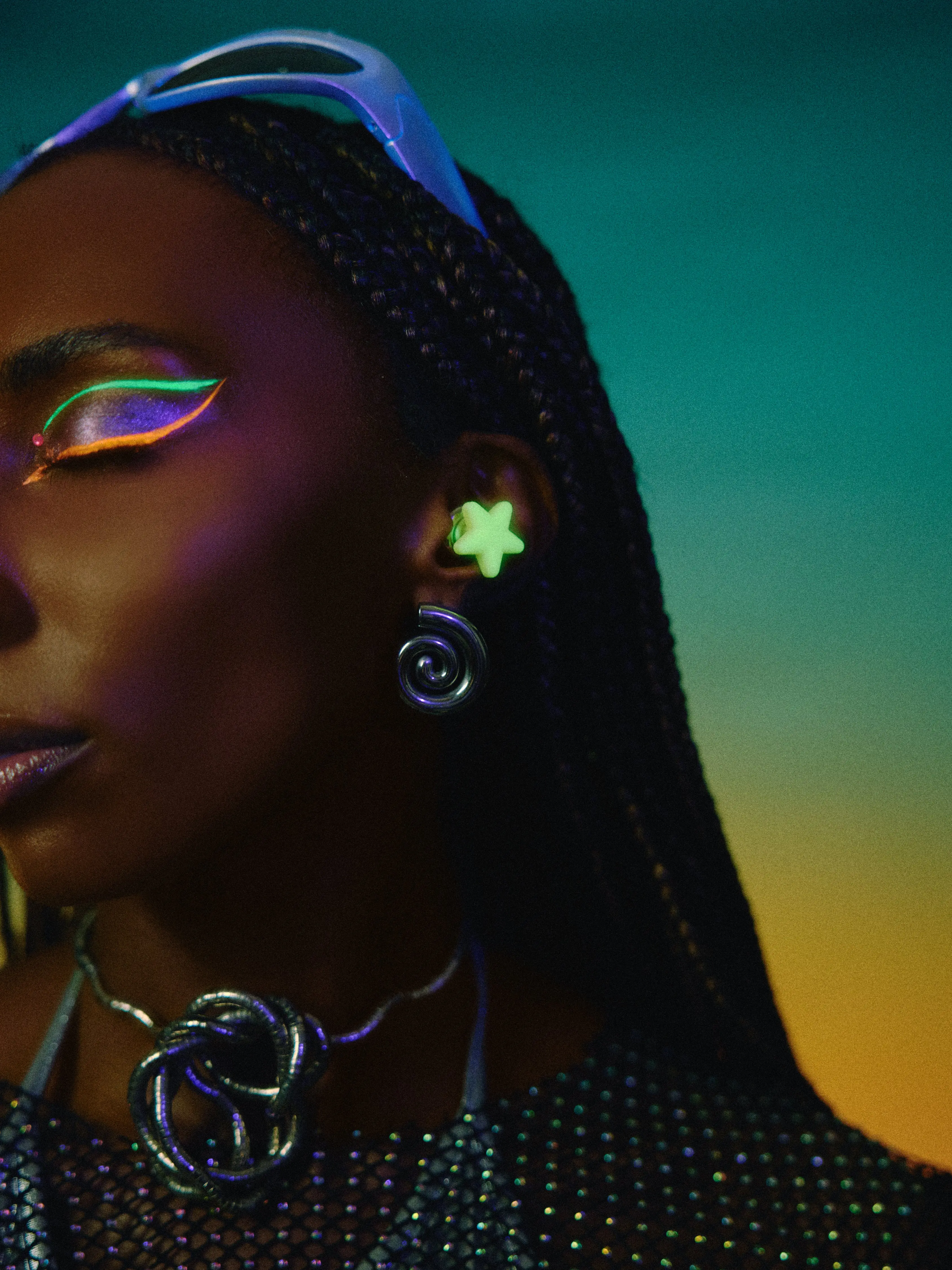 glow earkandi