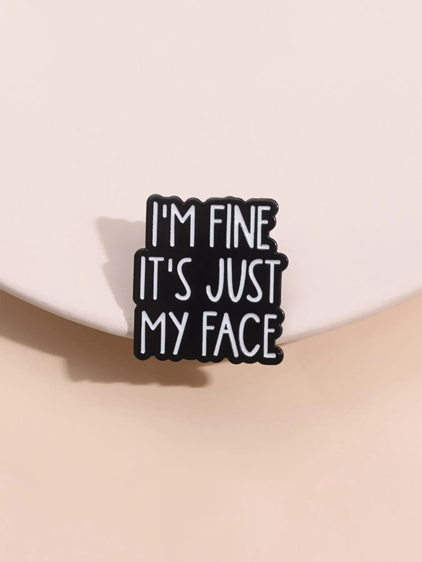 Letter Pattern Brooch, Fashion Brooch for Women & Men, Enamel Pin Suitable for Backpacks, Jeans, Scarves, Hats Decoration, Casual Alloy Accessories fo