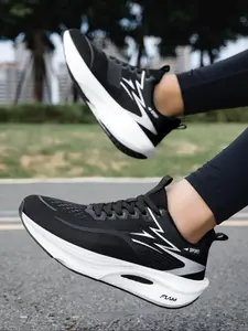 Men's Breathable Mesh Casual Running Shoes, Lightweight Soft Sole Shock Absorption Daily Jogging Sports Sneakers Trendy Versatile Men Casual Trainers Athletic Running Shoes, Sporty Running Shoes, Workout Sneakers