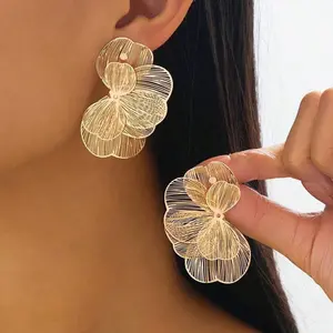 Metallic texture three-dimensional ginkgo leaf and flower earring and necklace set for women with long tassel earrings