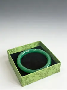 Elegant Oriental Style Jade Bracelet, Exquisite Bracelet with Gift Box, Perfect Gift Choice, Traditional Chinese Jewelry, High-Quality Craftsmanship