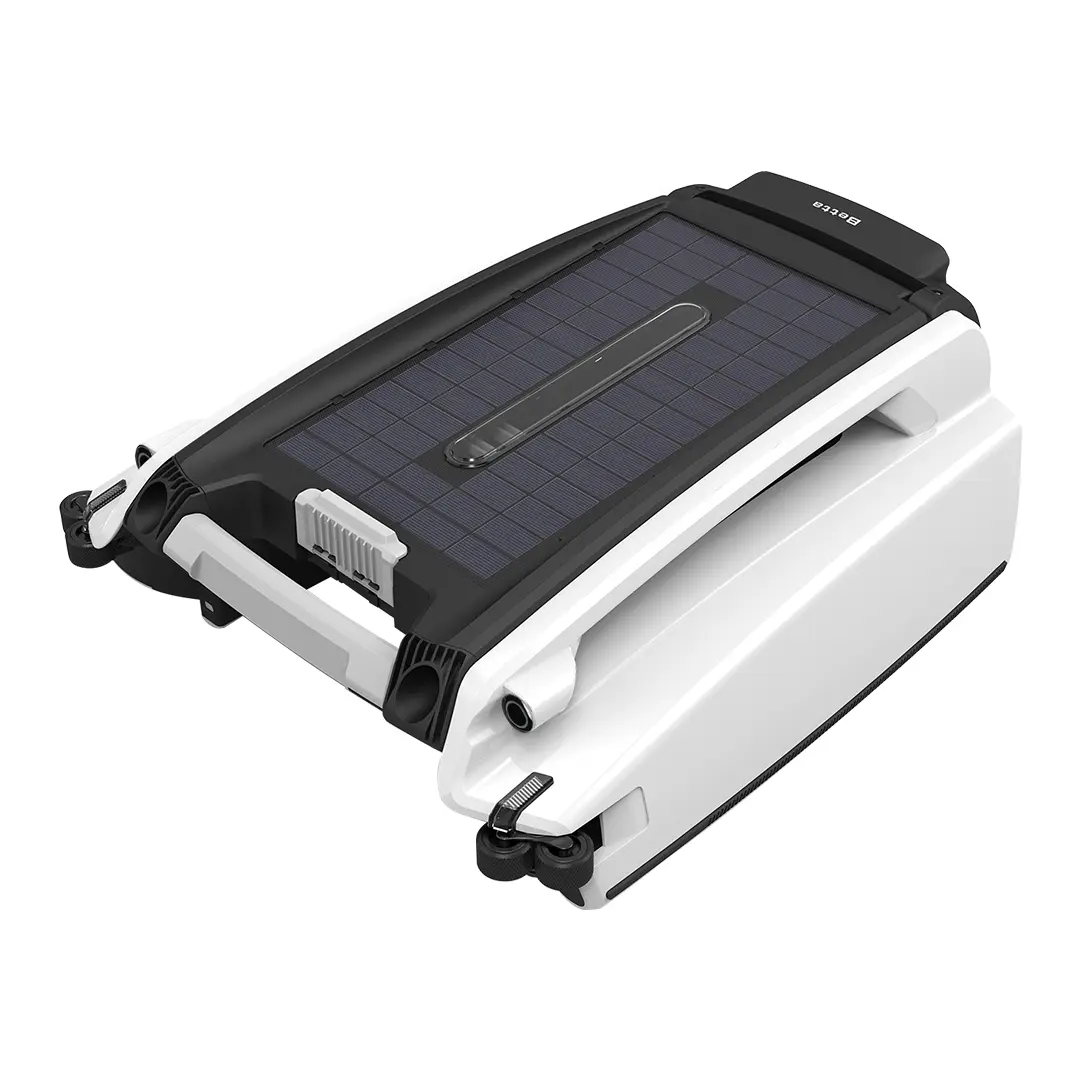 Betta SE - Solar-Powered Robotic Pool Skimmer Betta SE - Solar-Powered Robotic Pool Skimmer