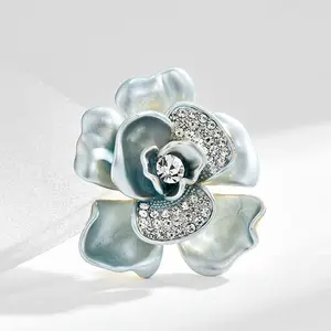 Women's French-Style Elegant Diamond-Embellished Camellia Brooch - High-End Fashionable Female Floral Accessory for Collar Decoration
