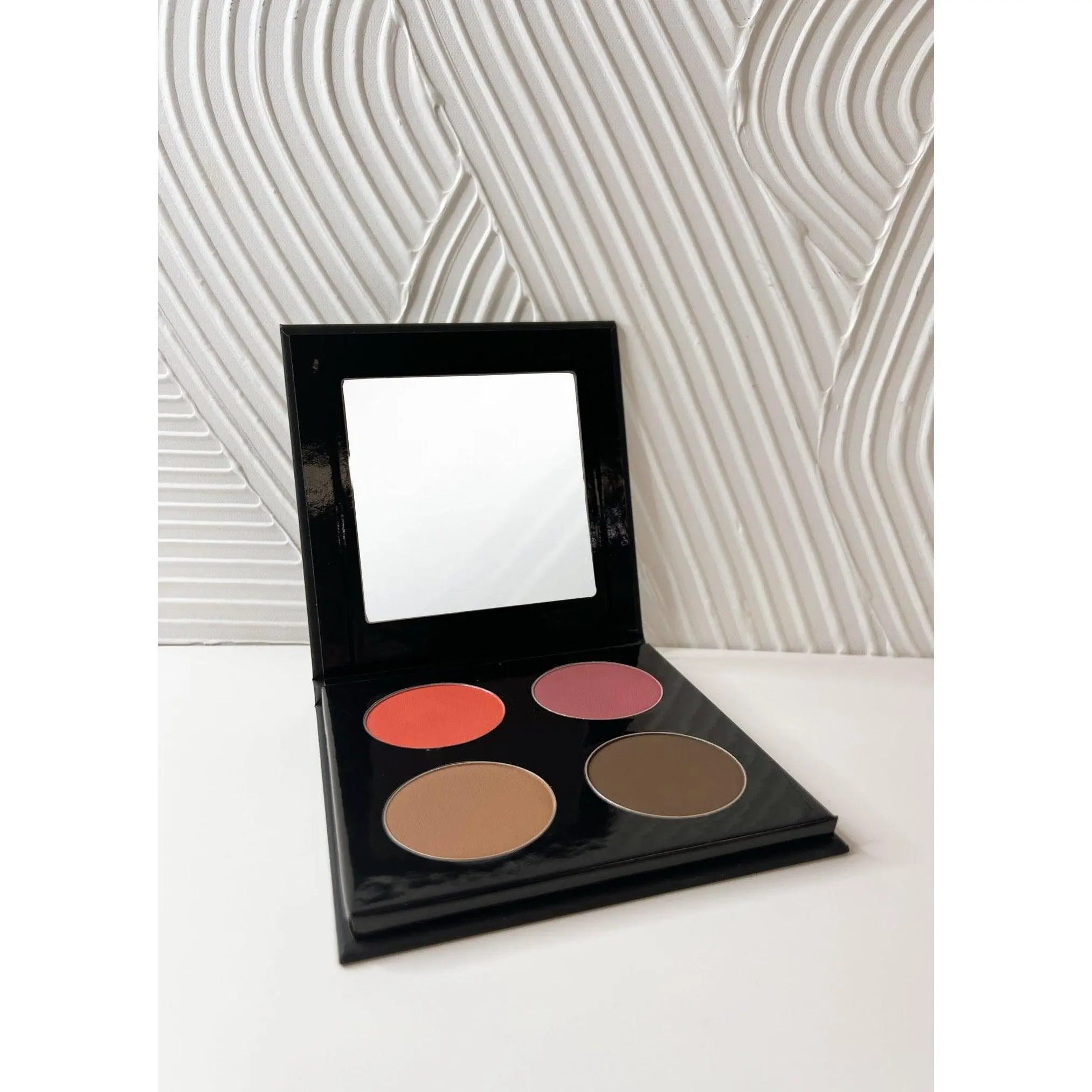 Contour and Blush Palette Medium to Dark Shades