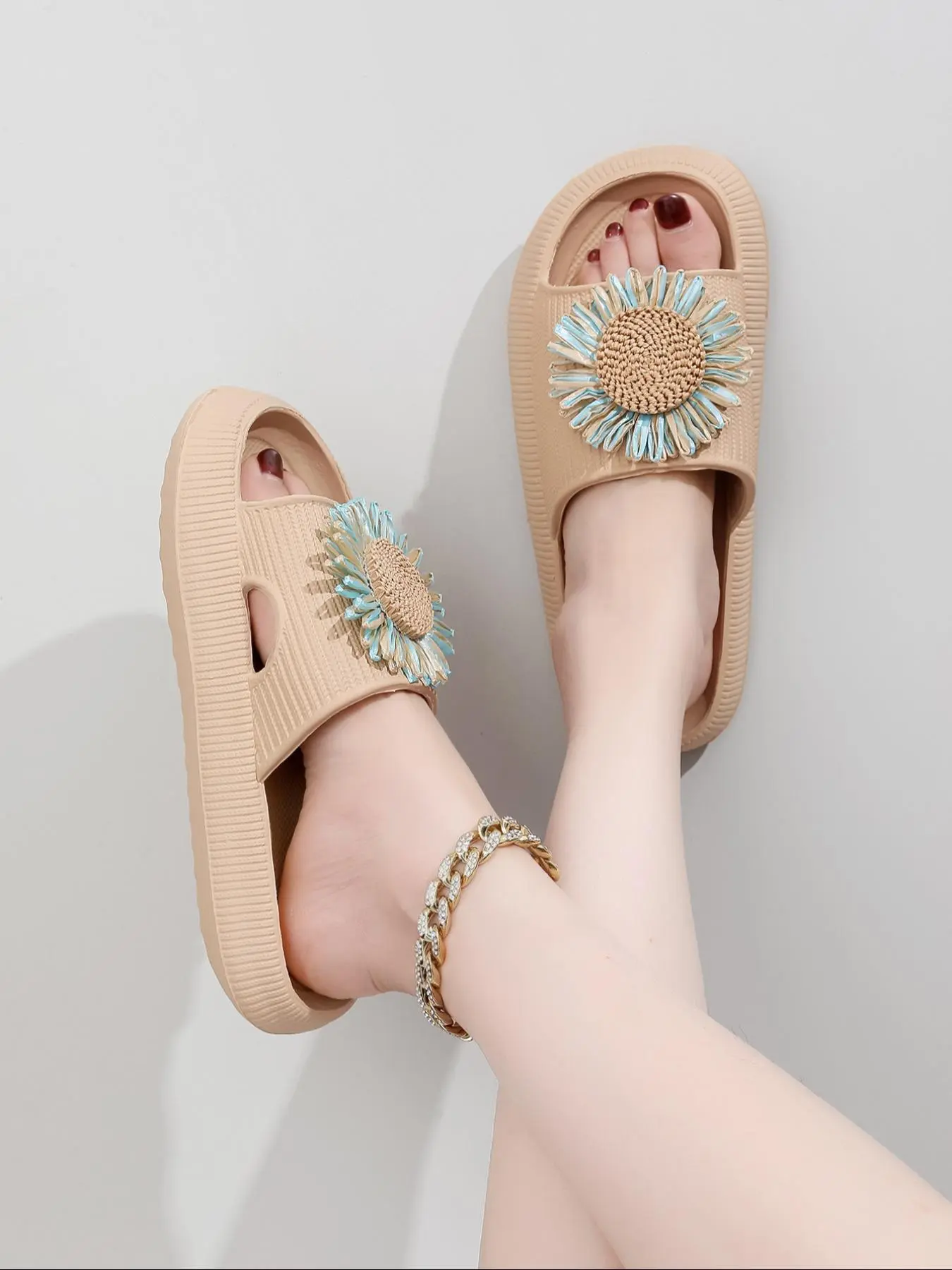 Women's Daisy Flower Decorated Slides, Casual Comfortable Non-slip Slippers for Indoor Outdoor Beach, Summer Barefoot Shoes for Women & Girls, Footwear