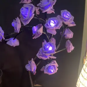 Single-Piece Set, Artificial Rose Tree Lamp, LED-Lit Artificial Flowers, USB-Powered, Wedding Decor Prop, Surprise Gift for Girlfriend, Romantic Bedroom Night Light, Realistic Artificial Rose Bouquet, Suitable for Weddings, Birthdays, and Other Occasions