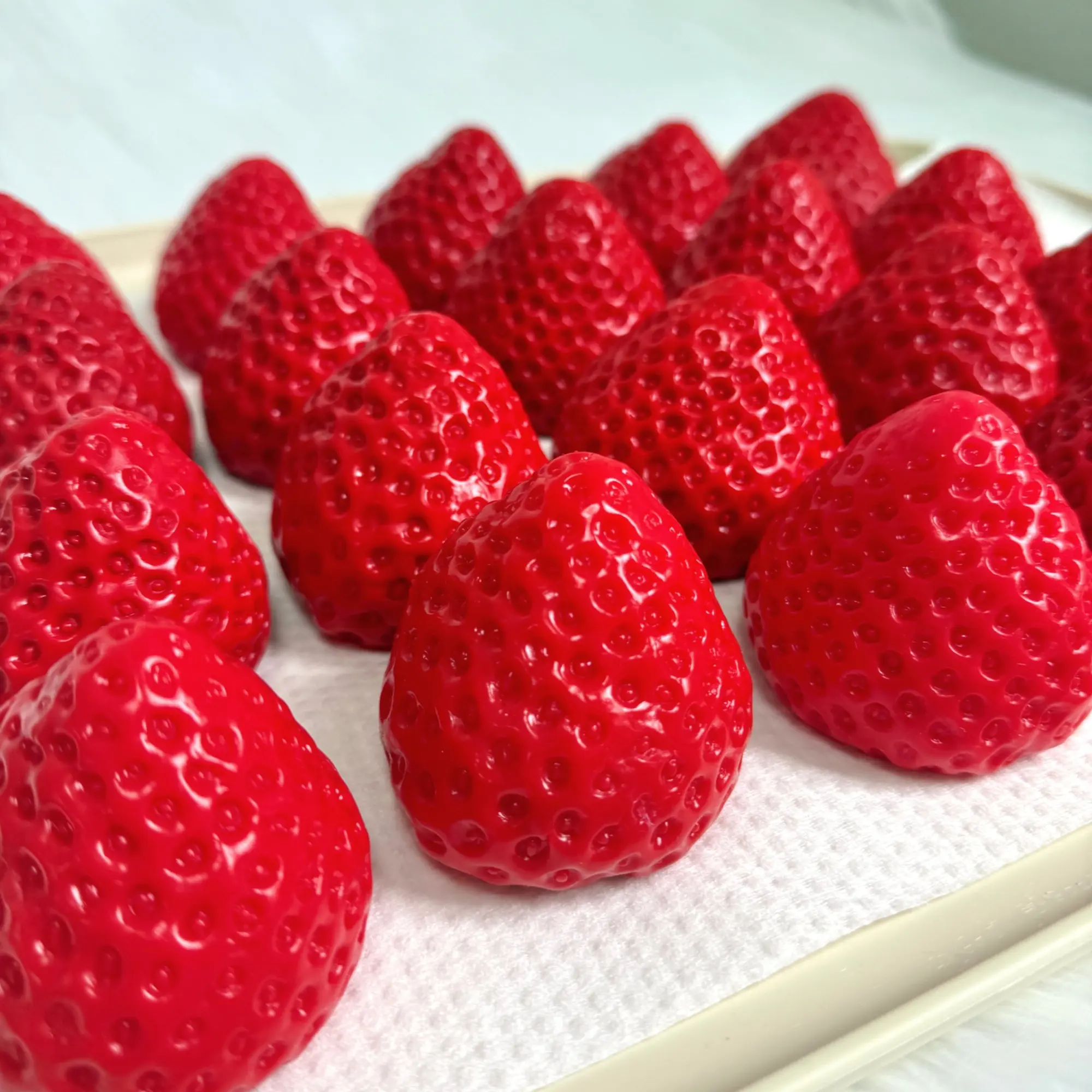[Classic Squish Texture] Soft Squishy Silicone Strawberry Stress Relief Toy, Oddly Satisfying Cute Fidgets for Anxiety Relief, Ideal Party-Birthday Gifts for Fidget Toy Lovers, 140g