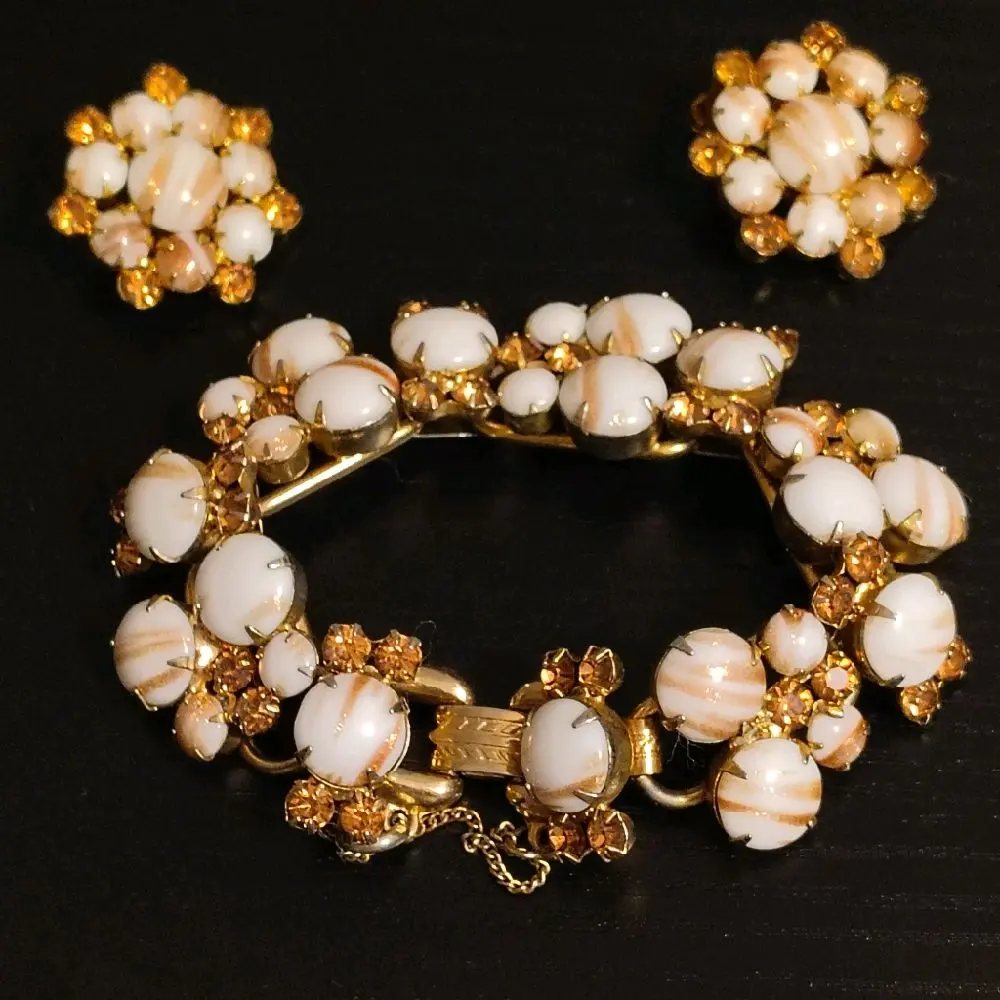 Vintage Unsigned Juliana D&E Milk Glass Gold Fluss Bracelet Earring Set 1950s