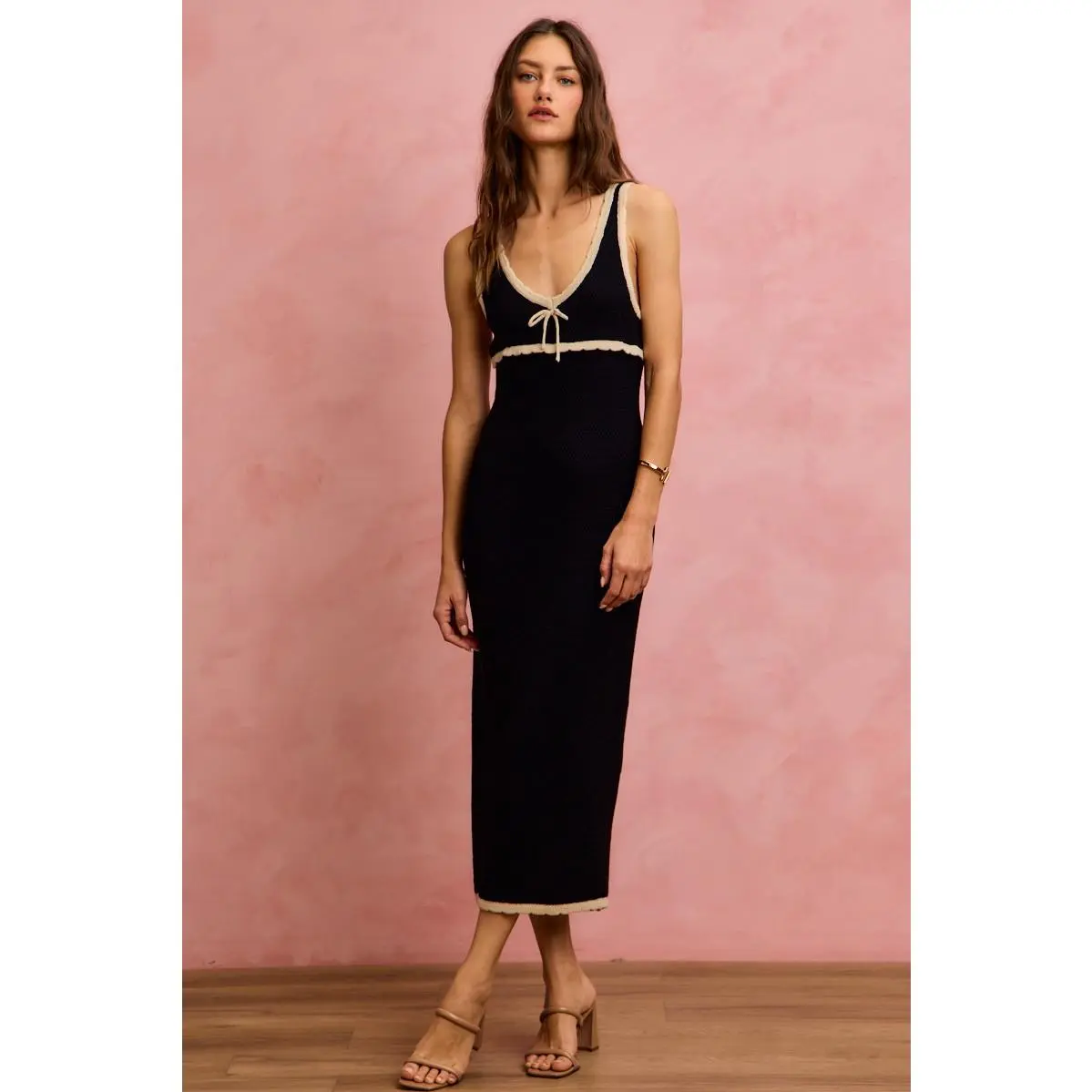 Women's Minimalist Tropical Beach Knit Sweater Dress - Sleeveless, Stretchy, Bodycon Maxi, Elegance-Infused Resort Wear