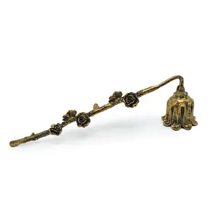 Candle Snuffer with Flower Long Handle Premium Materials Retro Style Wick Flame Extinguisher for Safe Candle Flame Putting Out Elegant Vintage Design Easy to Use Necessity Accessory Gift