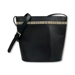 Pre-owned BURBBERY Leather Shoulder Bags Burberry Black Shoulder Bag BB1060
