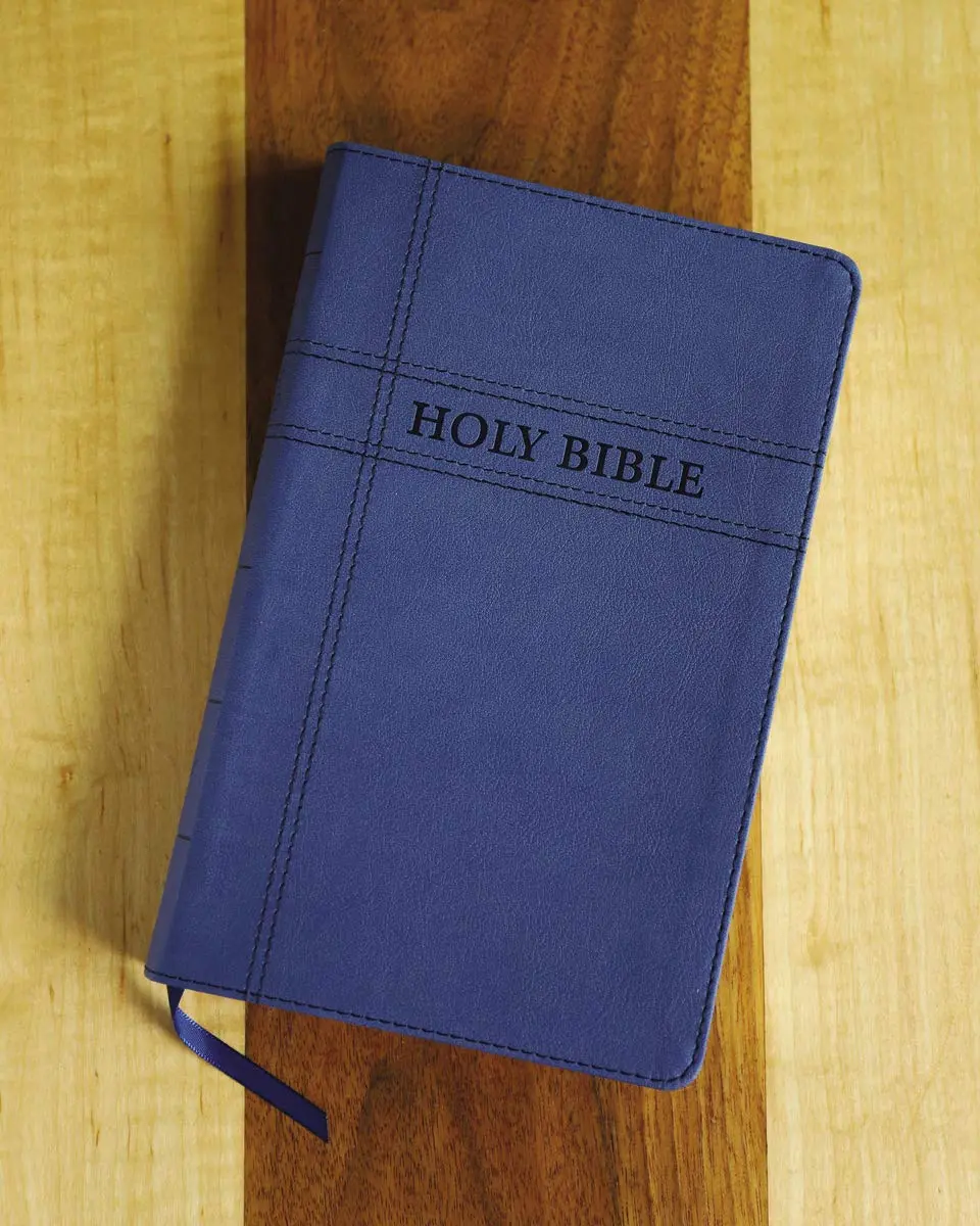NIV Premium Gift Bible – Navy Leathersoft, Red Letter Edition with Comfort Print Imitation Leather