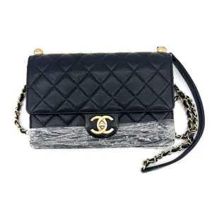 Pre-owned CHANEL Small Chic Pearls Flap Bag Black (2019）