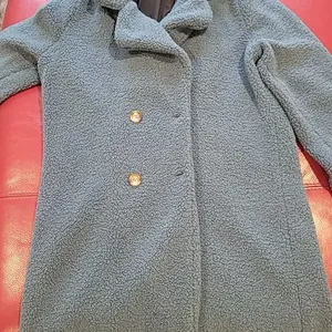 Product Review of Women's Solid Button Front Lapel Neck Fuzzy Coat, Casual Warm Long Sleeve Coat for Fall & Winter, Women's Clothing for Daily Wear from m**0