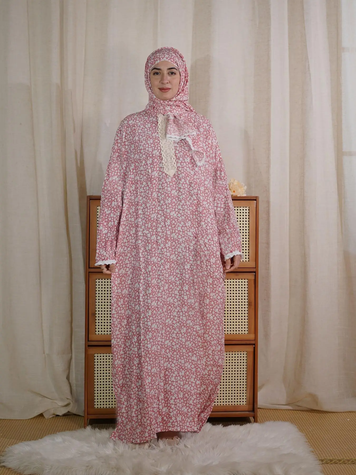 Women's Ditsy Floral Print Contrast Lace Lettuce Trim Arabian Hijab All-in-one Dress, Elegant Bishop Sleeve Zipper Long Sleeve Maxi Muslim Dress, Ladi