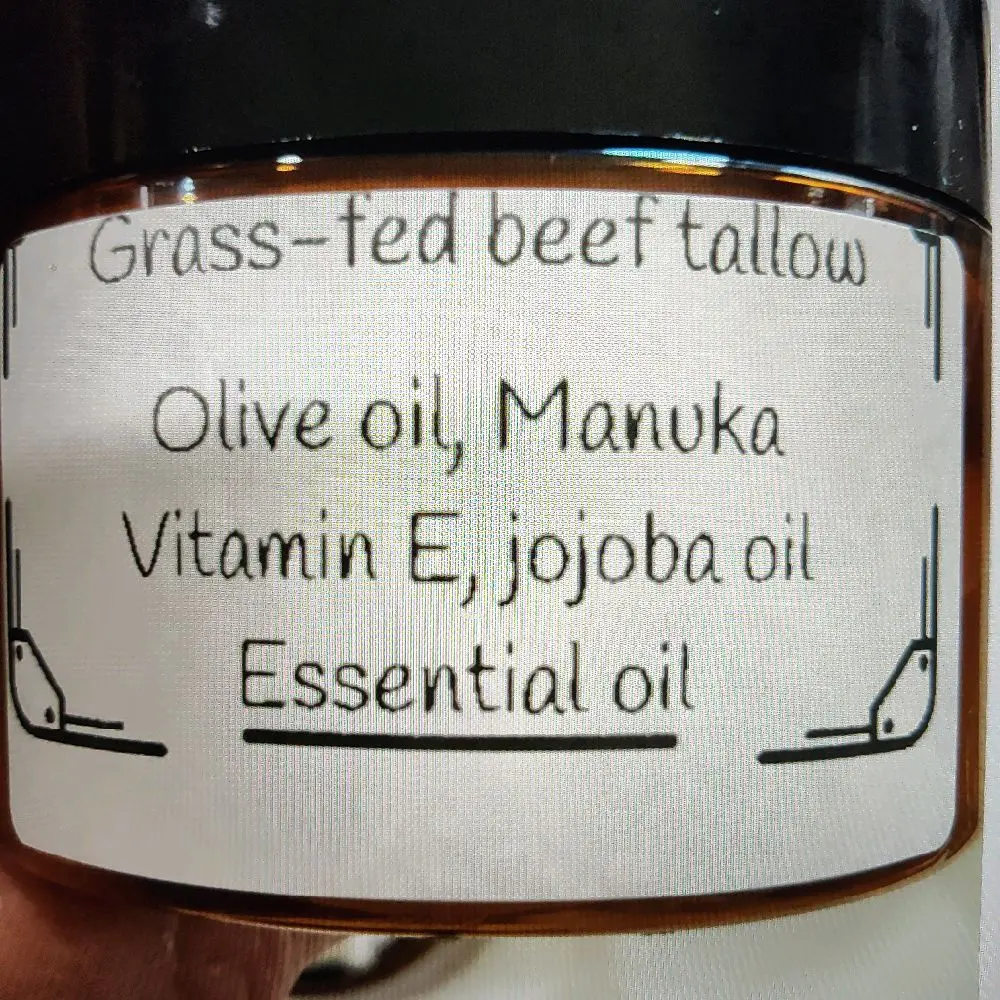 Grass-fed beef tallow with manuka honey nousishing and repairing