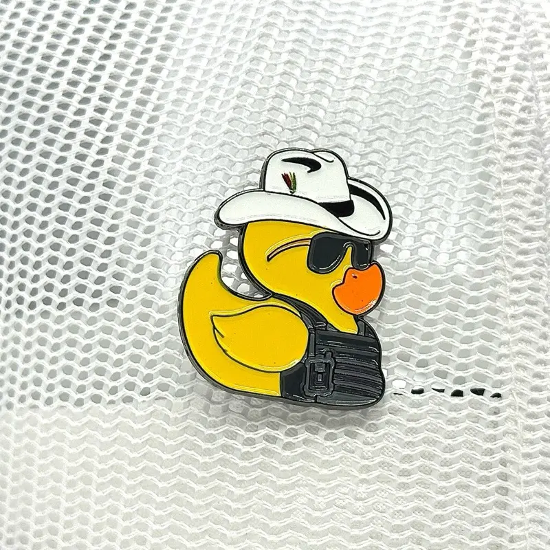 Pato Belico pin