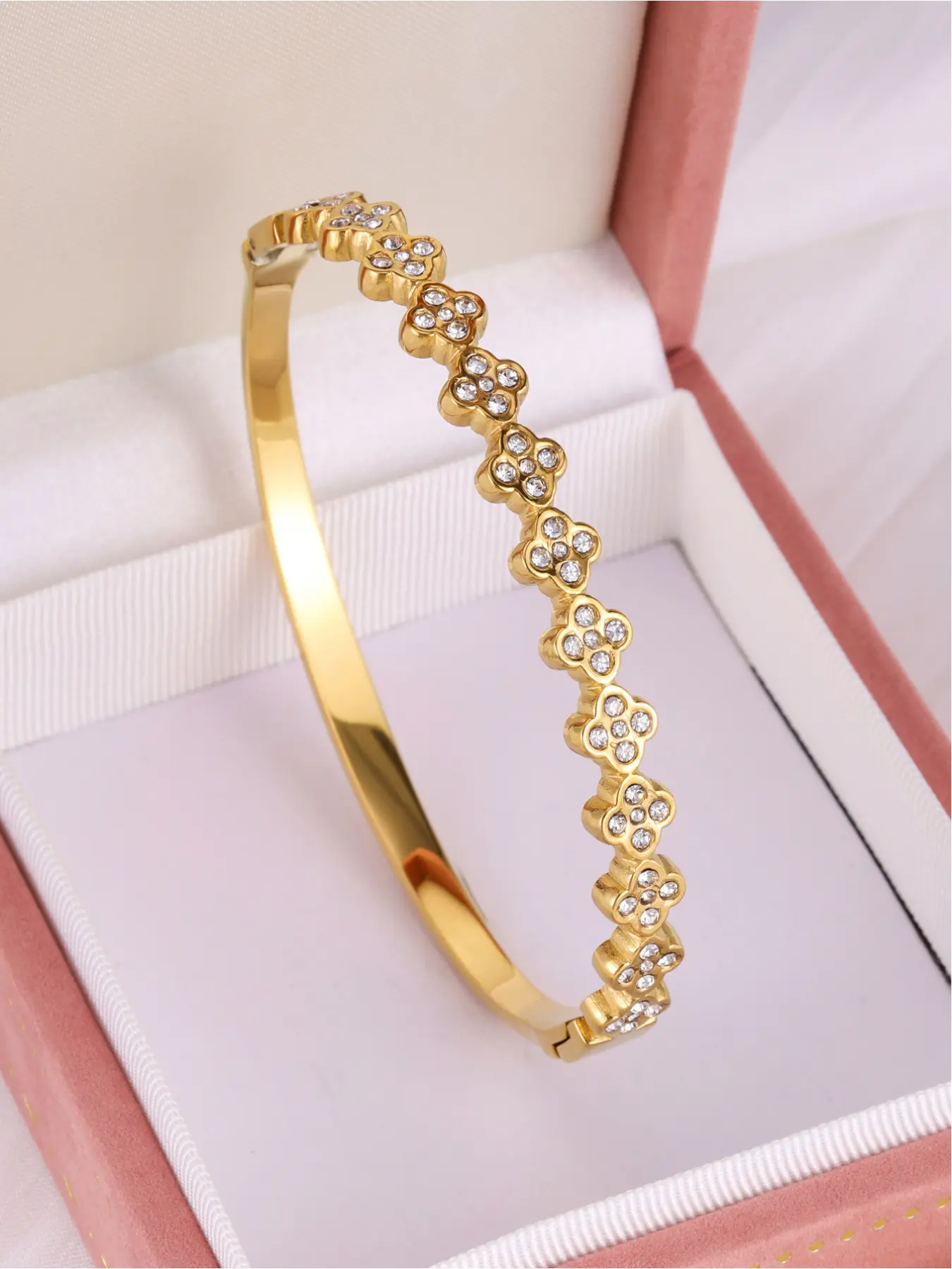 Elegant Gold Bangle with Flower Motif, Hypoallergenic & Waterproof, High-End Look for Any Occasion