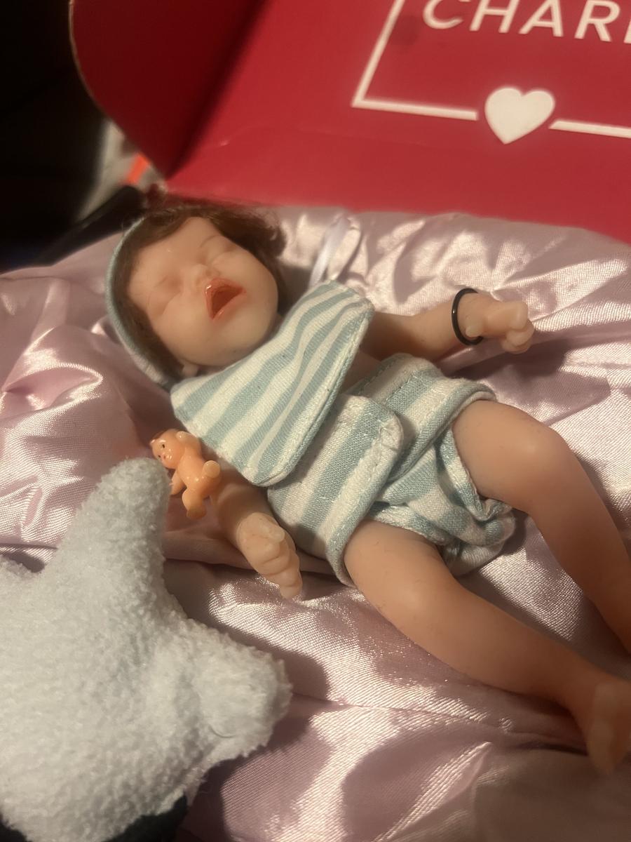 Item: Medium Wash, 1049