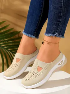 Women's Mid-Aged Mom Shoes Footwear Soft Rubber Sole Breathable Casual Slip on Style Sports Shoes, Comfortable Walking Sneakers for Daily Wear