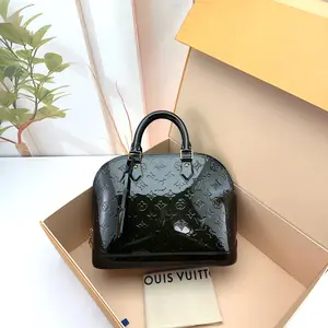 Pre-owned Louis Vuitton Patent Shoulder Bags 7.8'' R2159 Shoulder Bag C533702624 0408 T3 Mia