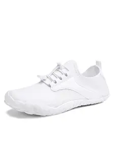 A pair of women's outdoor wading canyoning shoes, Water Aqua Shoes, breathable and quick-drying mesh, non-slip and wear-resistant, suitable for beach, outdoor and water sports casual wear.