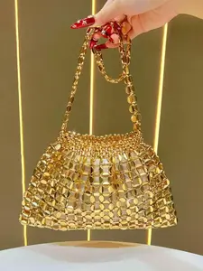 Silver metal ring woven chain shoulder crossbody bag, modern stylish exquisite handbag crossbody bag, creative cloud shape, small and versatile, Boho Style Crossbody, Chic Chain Crossbody, suitable for attending banquets, shopping, afternoon tea, etc.