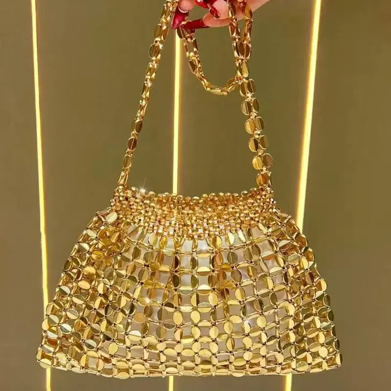 Silver metal ring woven chain shoulder crossbody bag, Fashionable Unique Bags, Fashion Crossbody Handbag, Trendy Crossbody Bag, creative cloud shape, small and versatile, Boho Style Crossbody, suitable for attending banquets, shopping