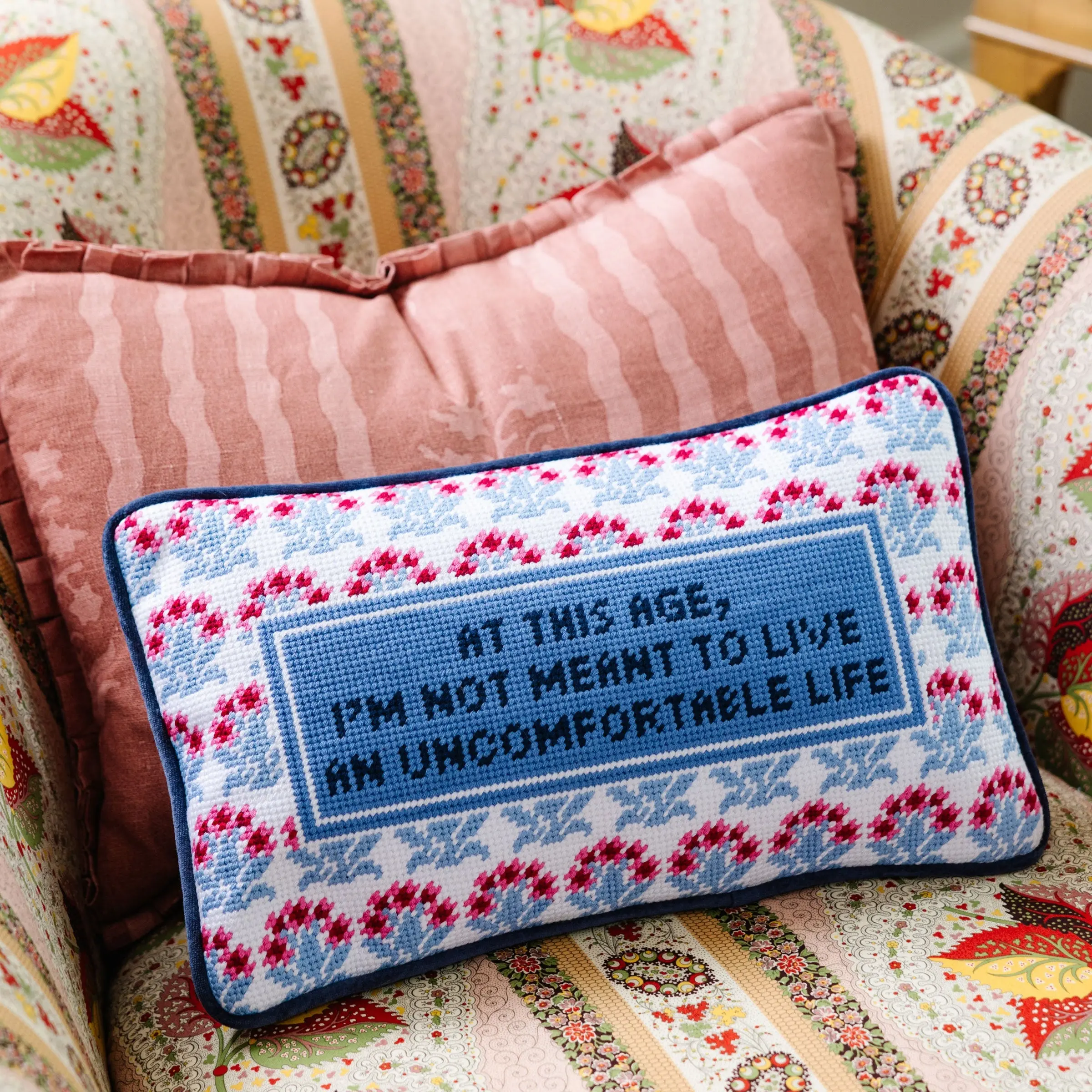 Needlepoint Embroidery Velvet Pillow - Vibrant Print Lifestyle Home Accessory with Inspirational Saying, Living Room & Bedding Soft Furnishings Decor, Interior