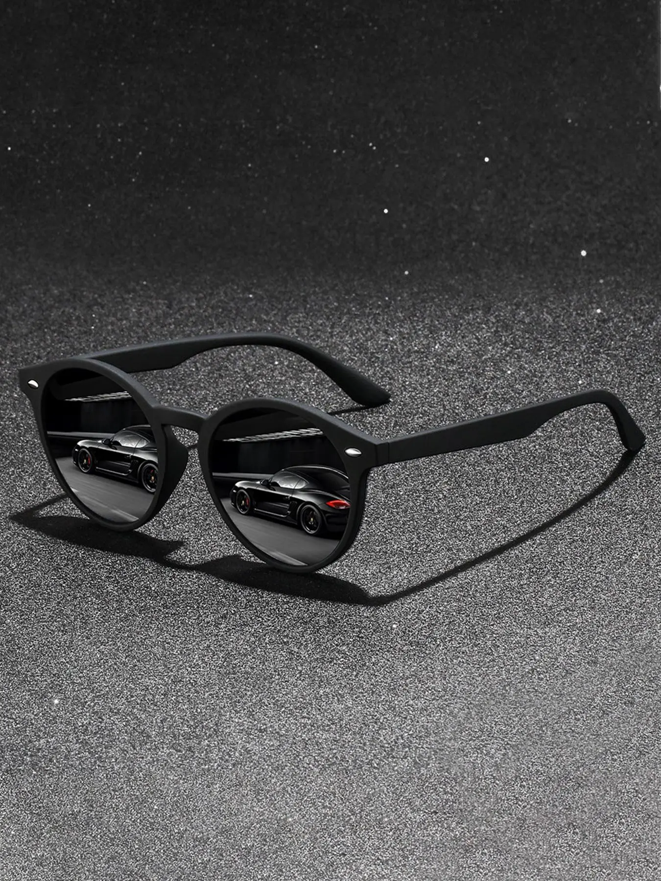 The latest fashionable retro small round frame glasses, with a neutral design, classic black frame matched with a snug nose pad and flexible eyeglass legs to prevent slipping and improve wearing comfort, suitable for various wearing scenarios.