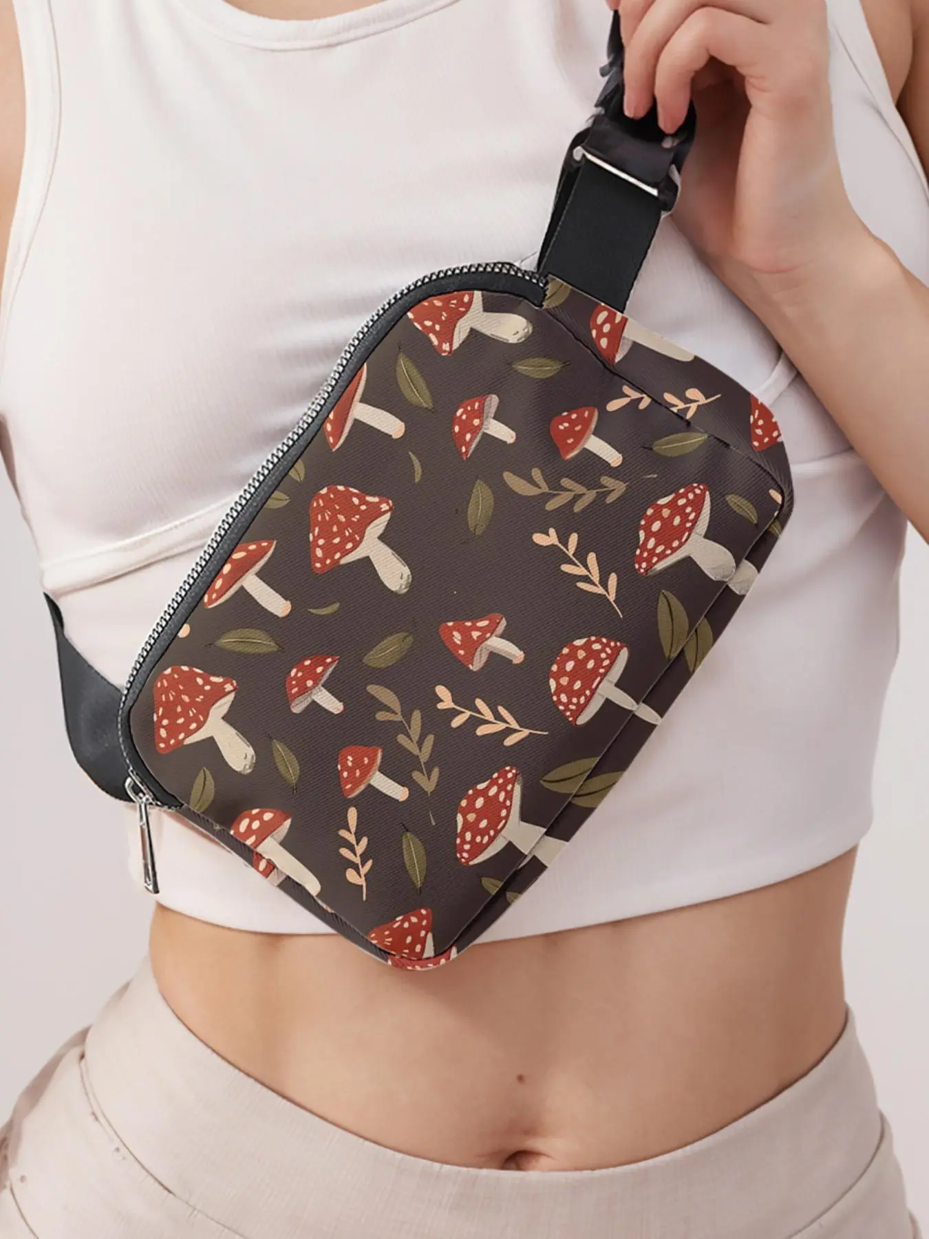 Mushroom Pattern Fanny Pack, Large Capacity Travel Organizer, Portable Travel Crossbody Bag, Casual and Stylish Crossbody Bag with Zipper Closure, Casual Bum Bag, Crossbody Belt Bag, Bumbag