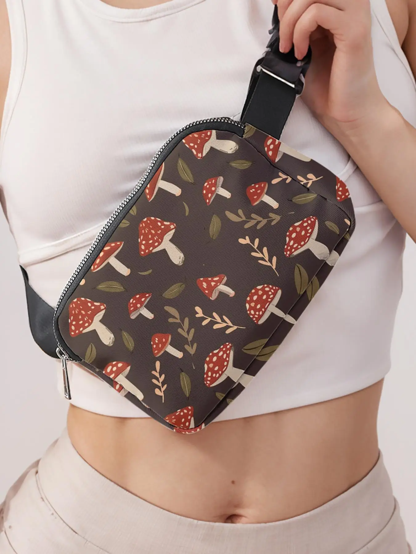 Mushroom Pattern Fanny Pack, Large Capacity Travel Organizer, Portable Travel Crossbody Bag, Casual and Stylish Crossbody Bag with Zipper Closure
