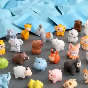 Cute Resin Mini Animal Figurines Blind Bag Set, 16 Pieces Surprise Gift, Perfect for Phone Cases, Garden Decor, Office Desk Companion, Decorative Sculptures