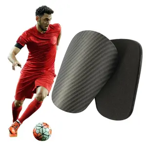 Chevron Print Football Shin Guard, 1 Pair Lightweight Comfortable Football Equipment, Football Training Equipment, Soccer Training Equipment for Men & Women