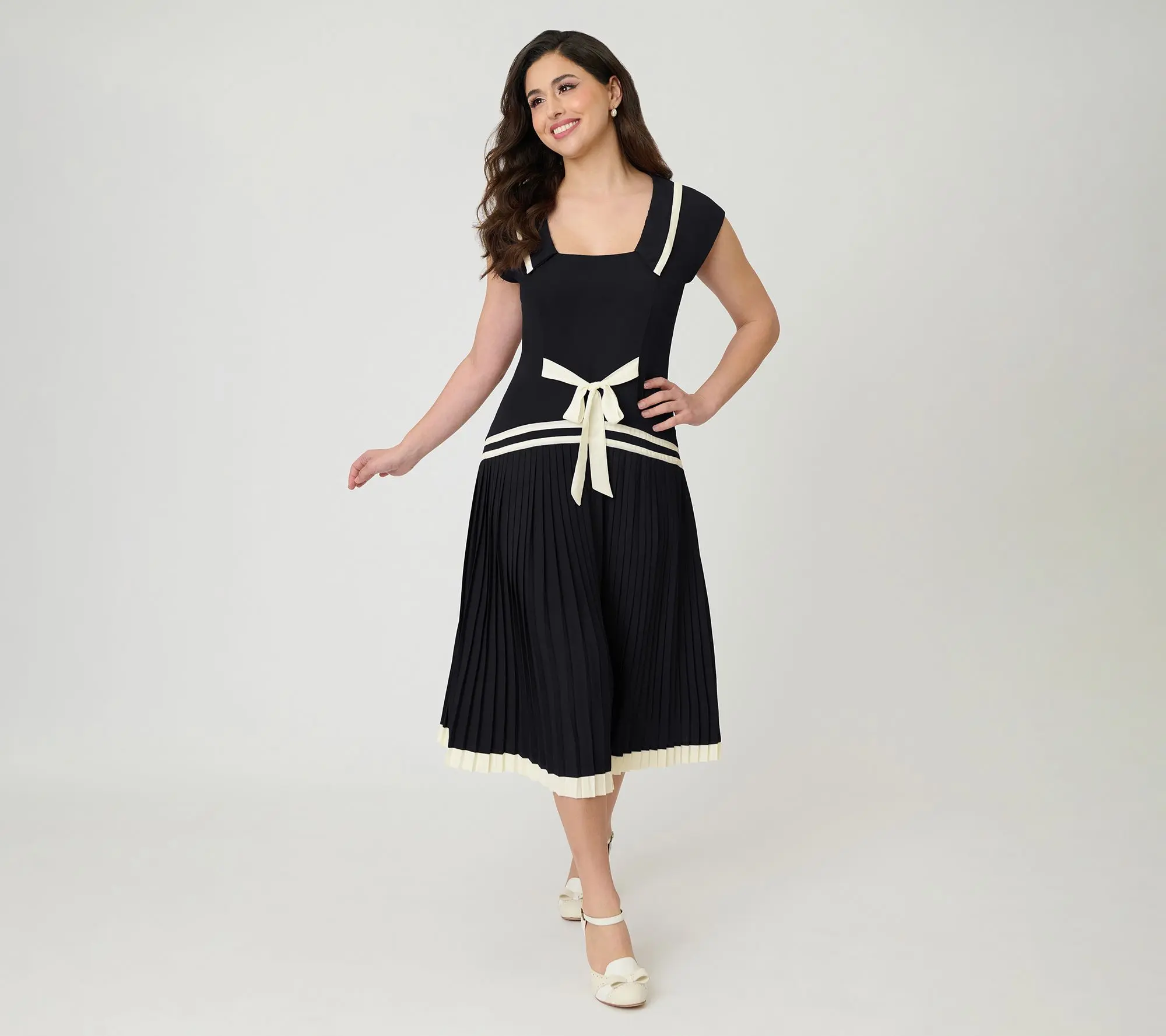 Unique Vintage Black Pleated Flapper Day Dress Unique Vintage Black Pleated Flapper Day Dress