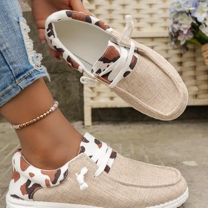 Women's Cow Print Lace-Up Flat Sneakers, Khaki Walking Shoes, Round Toe Trainers for Daily Wear, Birthday Gifts, Casual Low Top Footwear, Casual Fashion Shoes